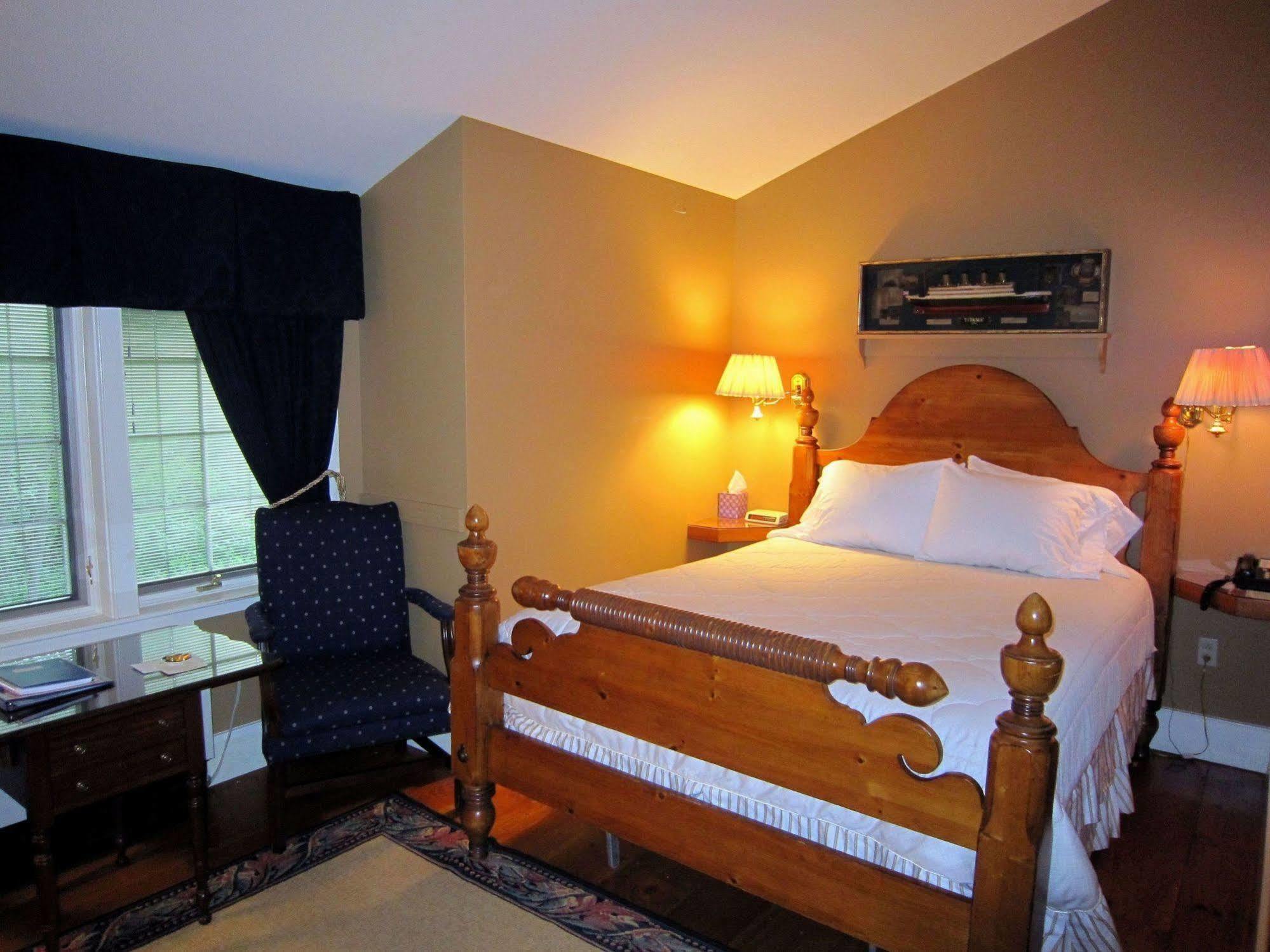 Strong House Inn Vergennes Exterior foto
